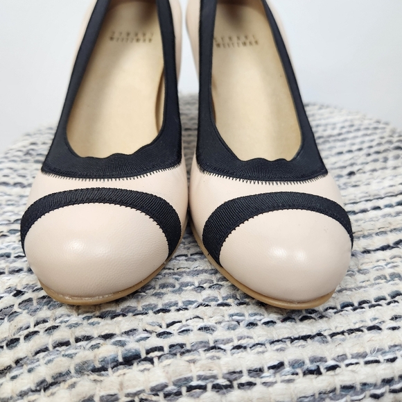 Stuart Weitzman Heels Size 6 Easily Pumps Ivory Black - Picture 8 of 8